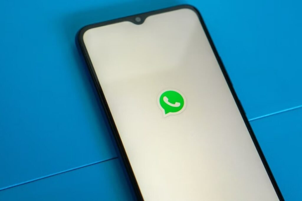 Does-WhatsApp-Listen-to-You